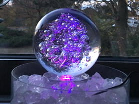 Luftblasen-Glaskugel mit LED-Beleuchtung
